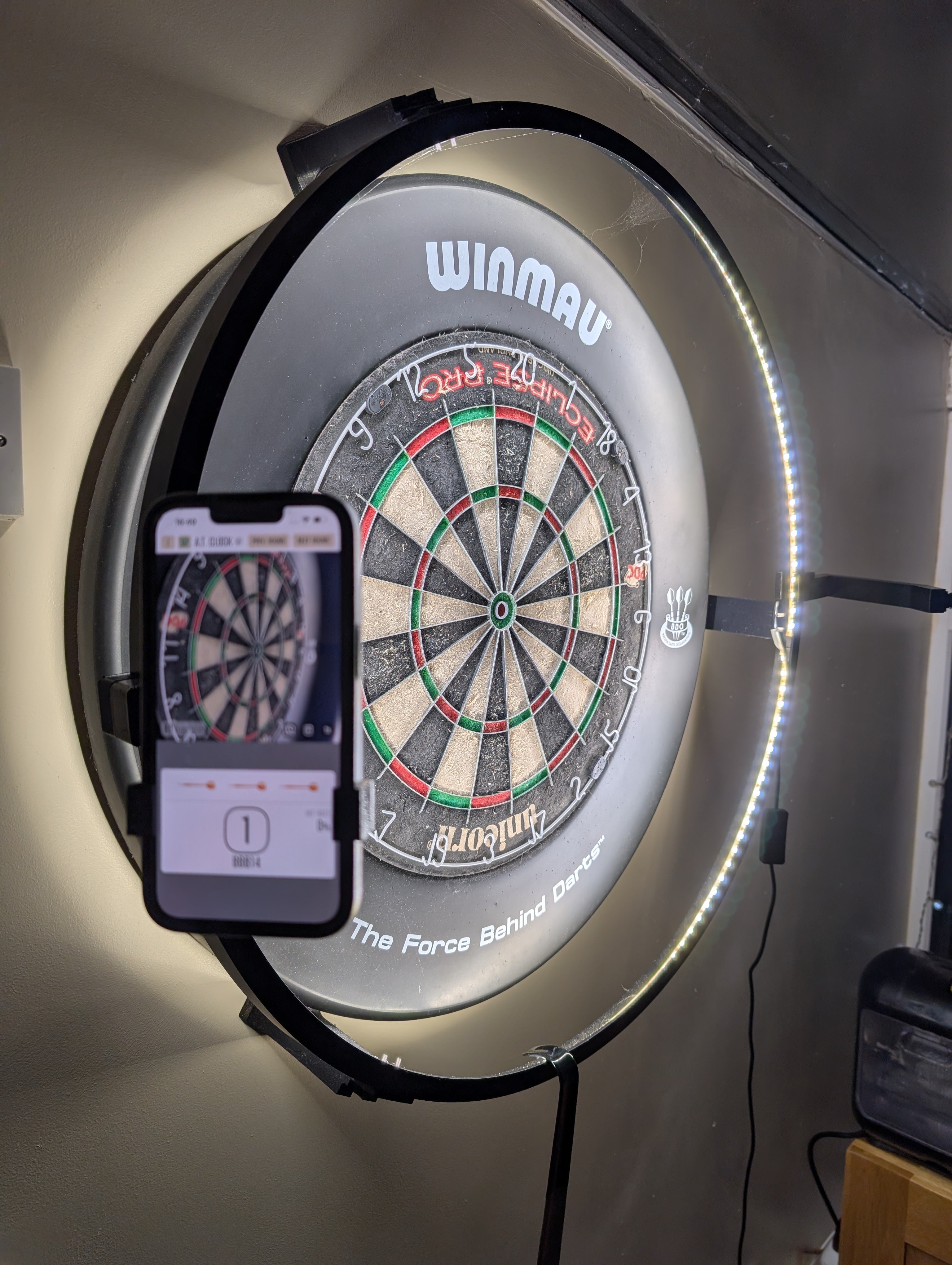Dartboard Phone Mount for Winmau Plasma